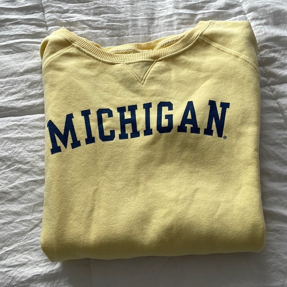 Michigan yellow crew neck - size small